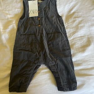 Zara baby 6-9 unisex jumsuit
